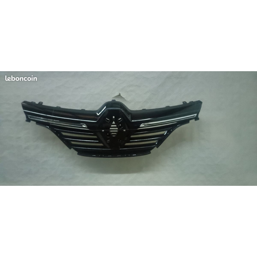 Calandre supérieur pare chocs avant Renault Mégane 4 phase 1