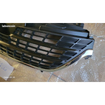 Calandre RENAULT TRAFIC 3 MOULURE PARE CHOC AVANT
