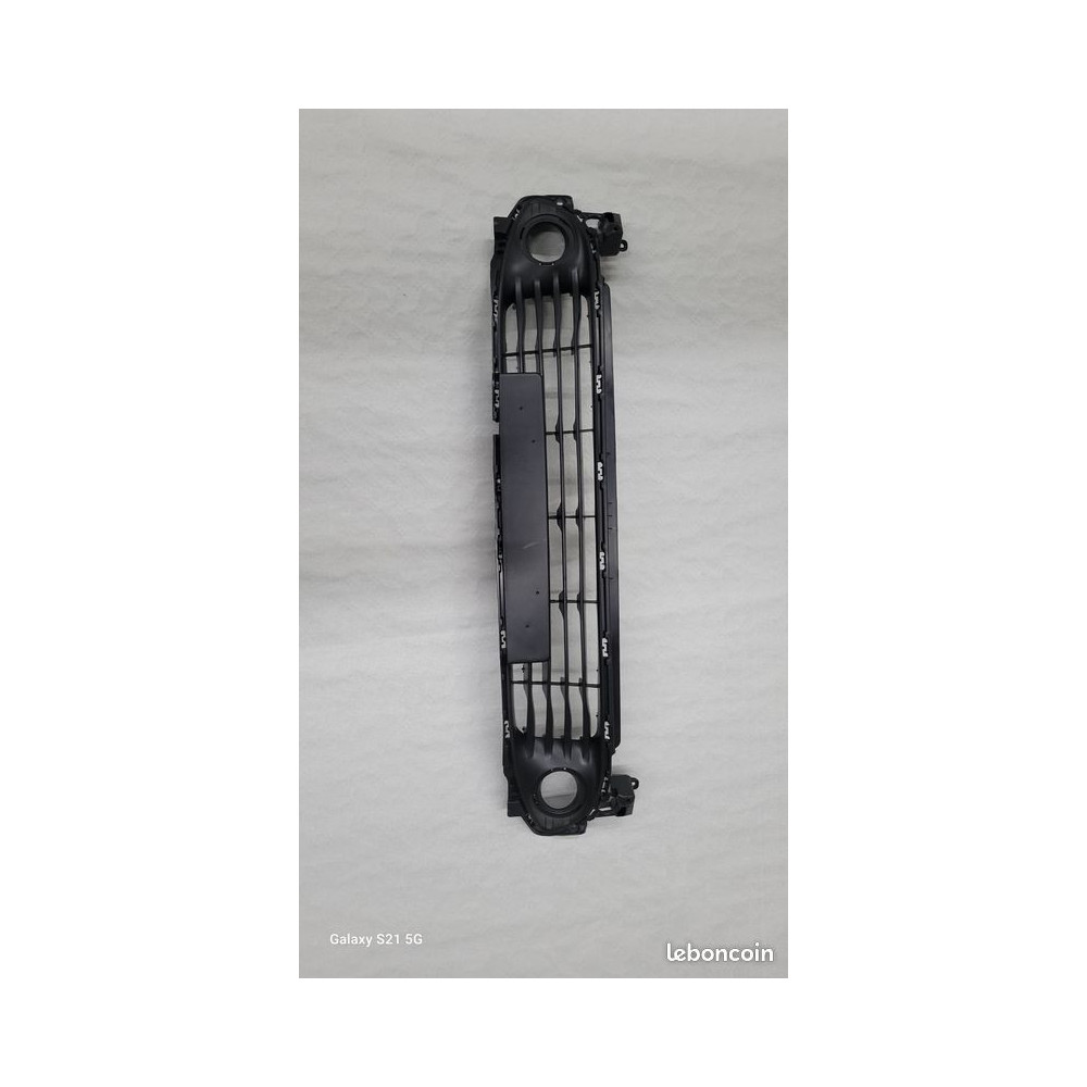 Grille de pare choc calandre inférieure renault clio 4 ph 1