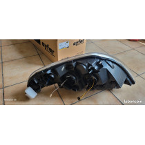 Feu phare avant droit passager Renault Master 3