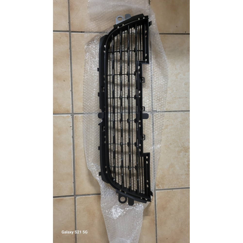 Grille inférieure pare-chocs avant PEUGEOT 2008