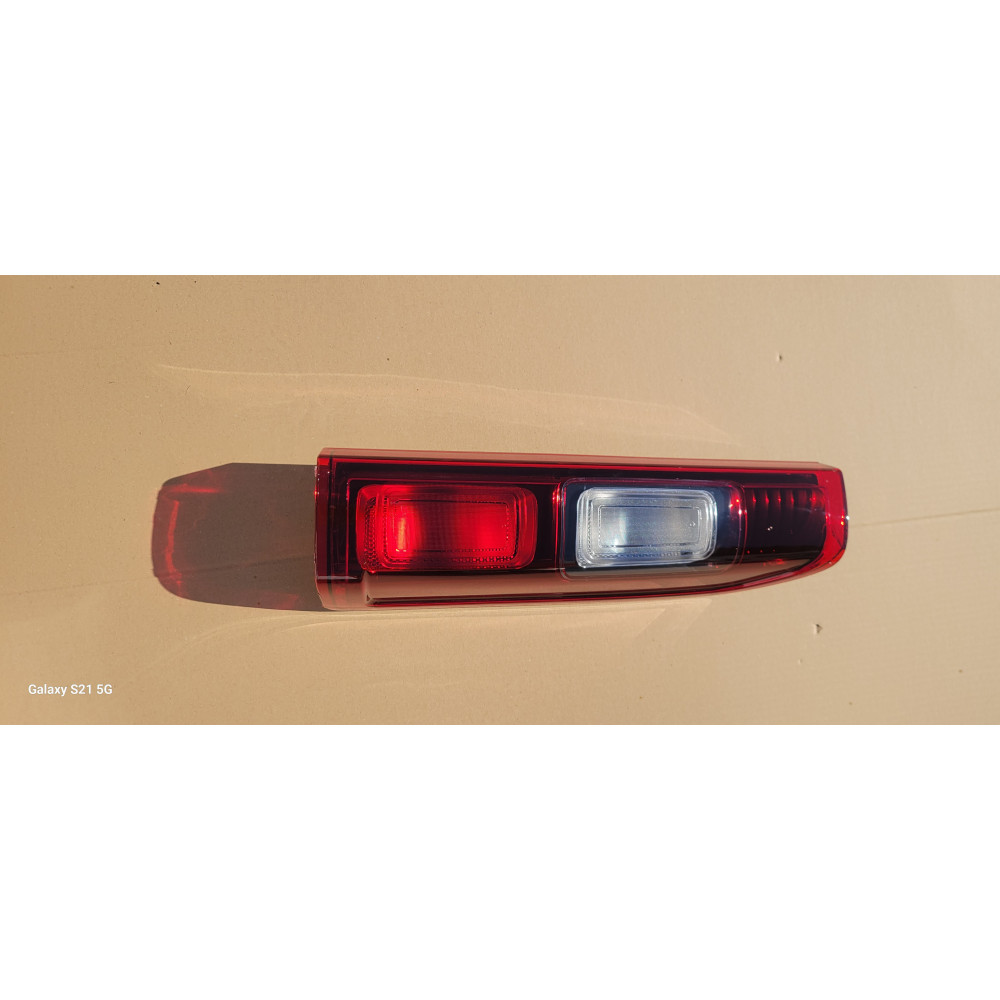 Feux arrières droit passager renault trafic 3 vivaro  TALENTO NV300